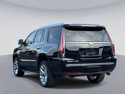 Used 2017 Cadillac Escalade Premium Luxury RWD image 5