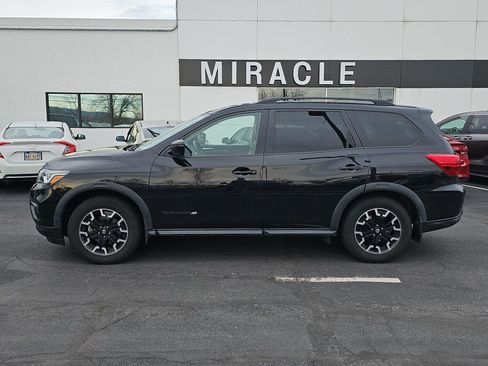 Used 2020 Nissan Pathfinder SL image 3