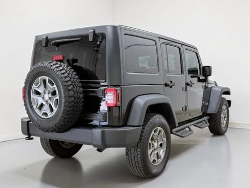 Used 2018 Jeep Wrangler Unlimited Rubicon w/ Connectivity Group AWD/4WD image 16