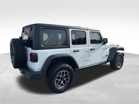Used 2024 Jeep Wrangler Rubicon image 5