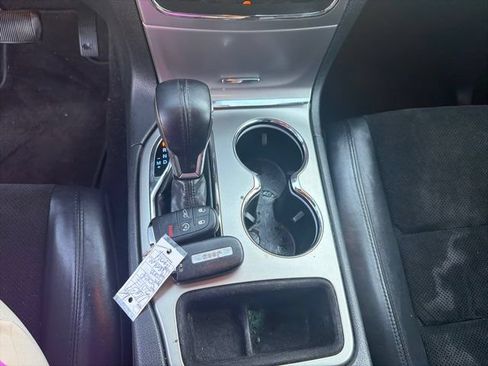 Used 2017 Jeep Grand Cherokee Altitude RWD image 26