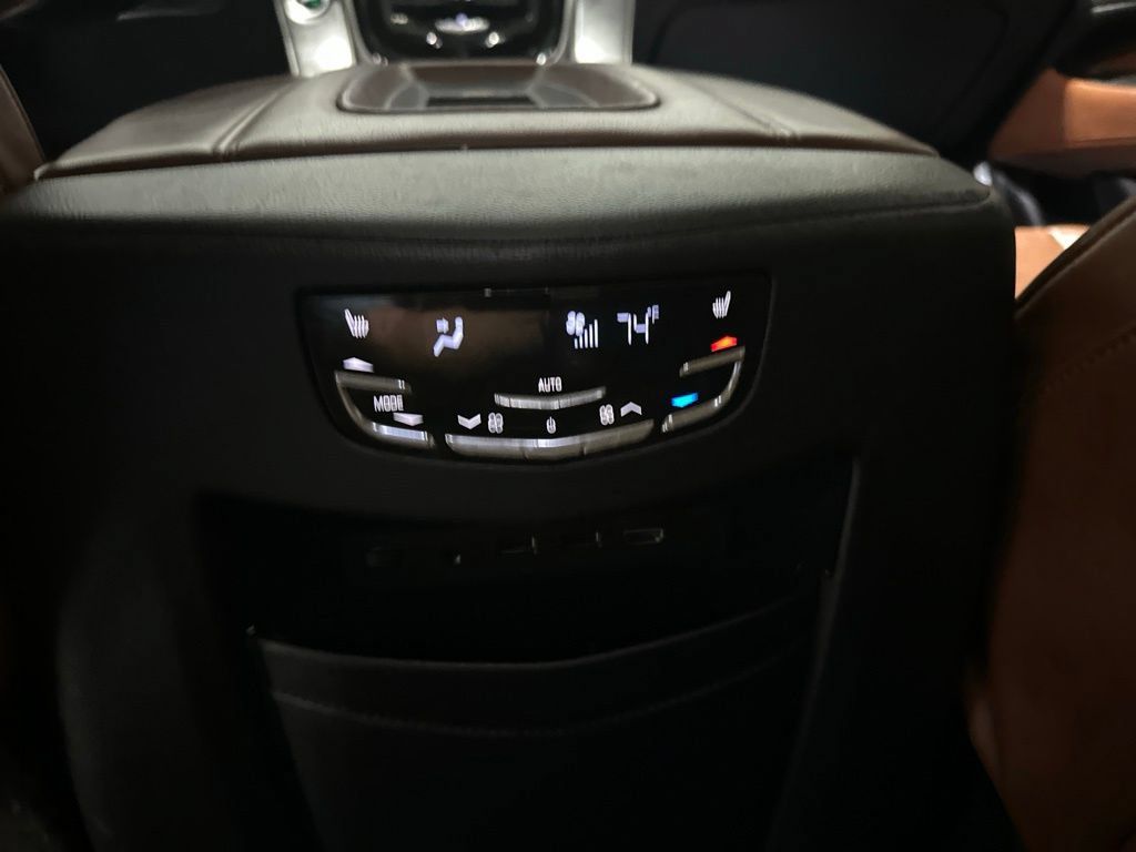 Used 2020 Cadillac Escalade Luxury AWD/4WD image 26