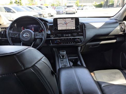 Used 2024 Nissan Pathfinder Platinum w/ Cargo Package image 27