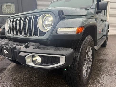 Used 2024 Jeep Wrangler Unlimited Sahara w/ Dual Top Group AWD/4WD image 22