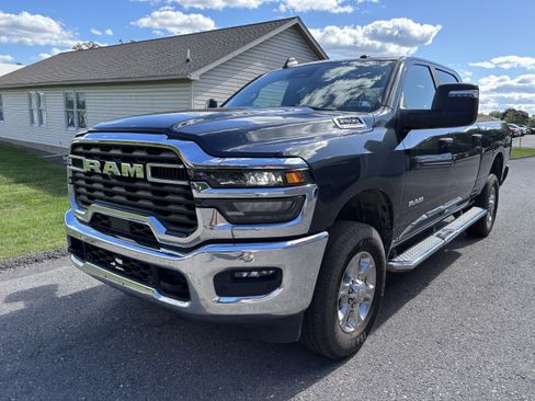 Used 2026 RAM 2500 Big Horn AWD/4WD image 7