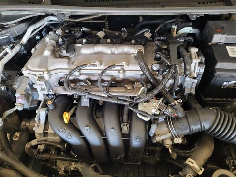 Used 2022 Toyota Corolla LE FWD image 30