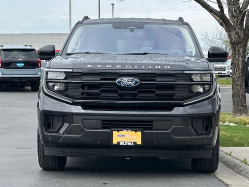 Certified 2025 Ford Expedition Active image 10