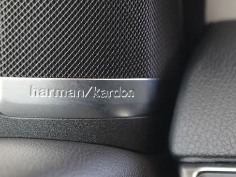 Used 2015 Mercedes-Benz GL 550 4MATIC image 11