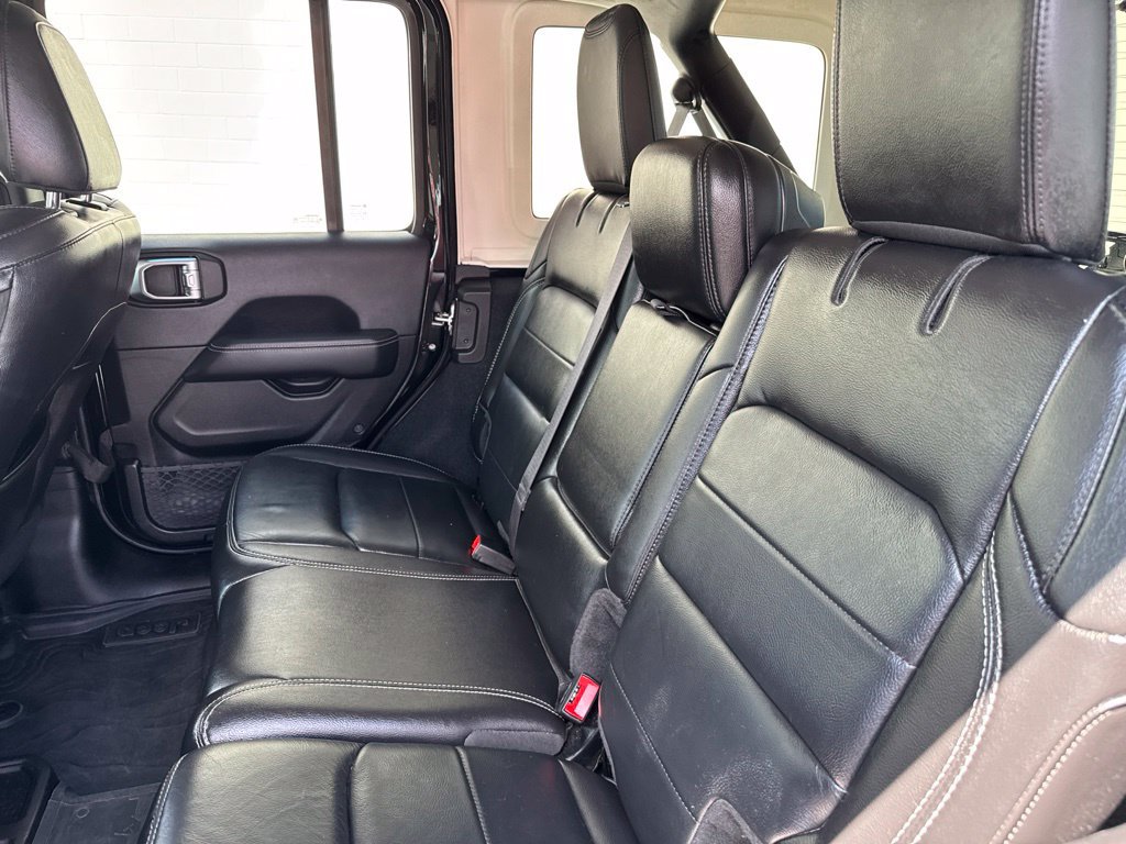 Used 2019 Jeep Wrangler Unlimited Sahara AWD/4WD image 13