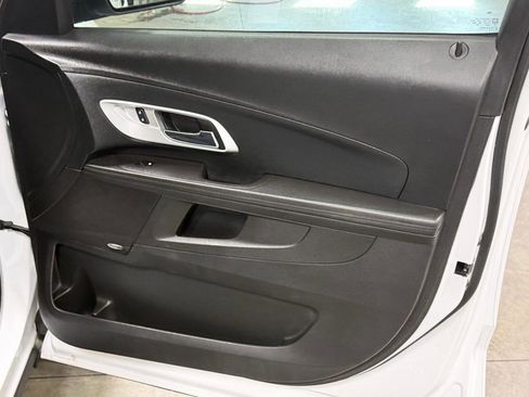 Used 2017 Chevrolet Equinox LT w/ Convenience Package image 24