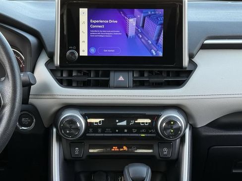 Used 2025 Toyota RAV4 XLE FWD image 17