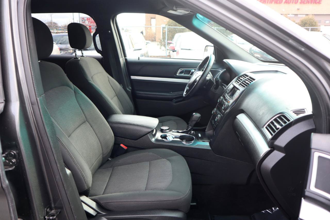 Used 2017 Ford Explorer XLT AWD/4WD image 9