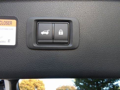 New 2025 Mitsubishi Eclipse Cross SE image 11