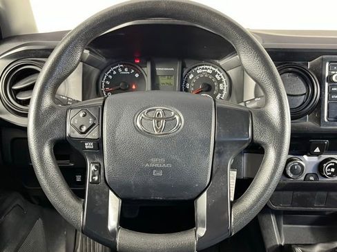 Used 2017 Toyota Tacoma SR AWD/4WD image 11