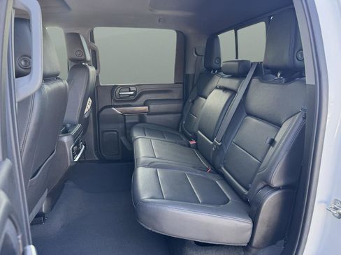 Used 2023 GMC Sierra 2500 SLT w/ SLT Convenience Package image 8