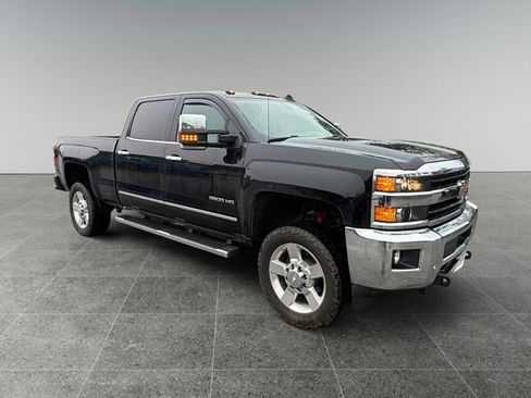 Used 2018 Chevrolet Silverado 2500 LTZ w/ Vortec Plus Package AWD/4WD image 7