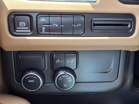 Used 2022 Chevrolet Tahoe Premier RWD image 16