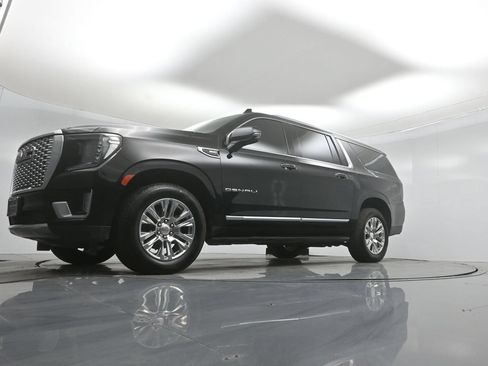 Used 2021 GMC Yukon XL Denali AWD/4WD image 44