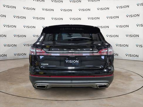 Certified 2021 Lincoln Nautilus Reserve image 4