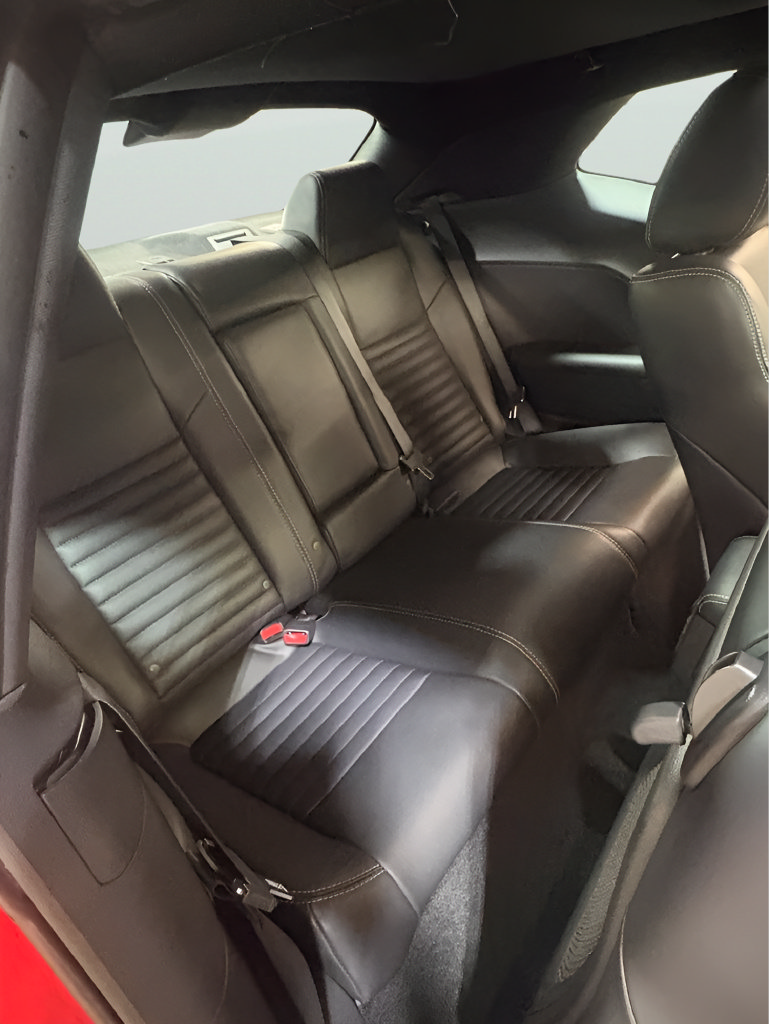 Used 2010 Dodge Challenger SE RWD image 11