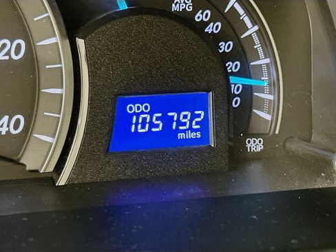 Used 2014 Toyota Camry LE FWD image 19
