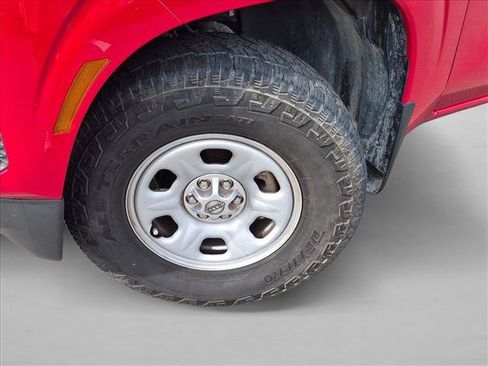 Used 2022 Nissan Frontier S AWD/4WD image 9