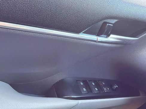 Used 2020 Toyota Camry LE image 22