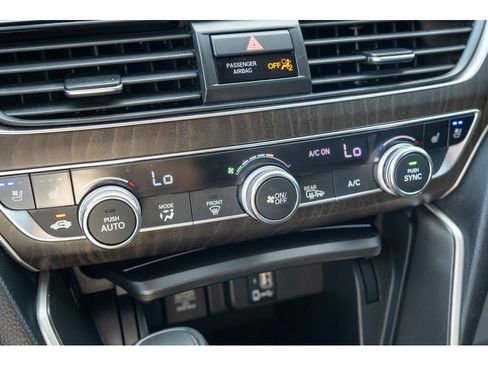 Used 2018 Honda Accord Touring image 30