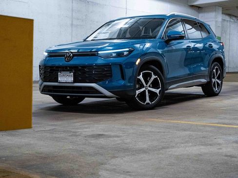New 2026 Volkswagen Tiguan SE image 1