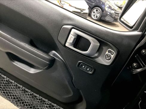 Used 2020 Jeep Wrangler Unlimited Sport S AWD/4WD image 36
