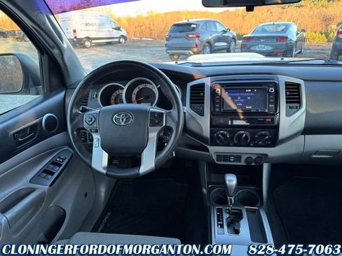 Used 2015 Toyota Tacoma PreRunner image 19