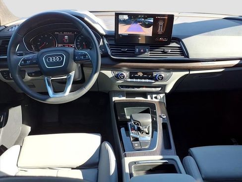 Used 2022 Audi Q5 2.0T Premium w/ Convenience Package image 11