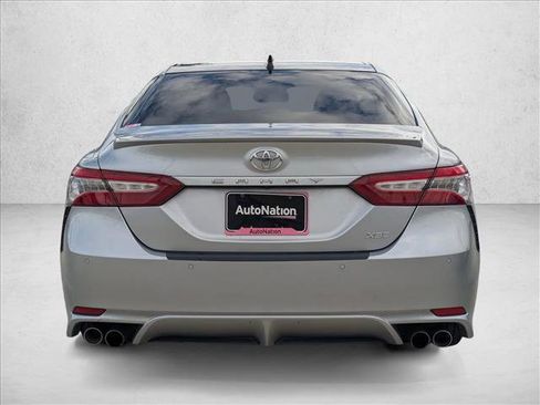 Used 2018 Toyota Camry XSE image 7