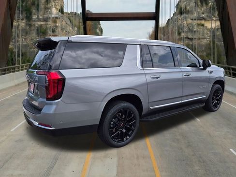 New 2026 GMC Yukon XL Elevation w/ LPO, Floor Liner Package AWD/4WD image 9