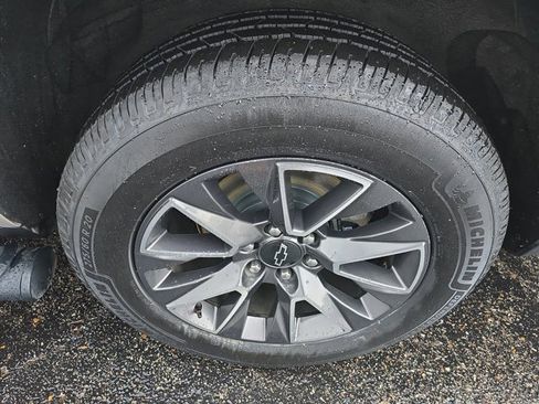 Used 2021 Chevrolet Tahoe Z71 w/ Z71 Signature Package image 12