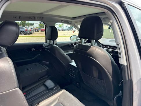 Used 2019 Audi Q7 3.0T Premium w/ Convenience Package AWD/4WD image 11