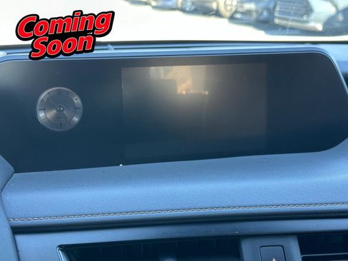 Used 2020 Lexus UX 200 image 54