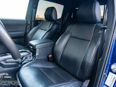 Used 2022 Toyota Tacoma TRD Sport w/ TRD Premium Sport Package image 26