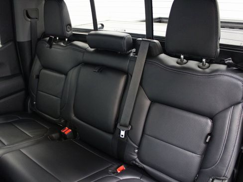 Used 2020 Chevrolet Silverado 1500 LT w/ All-Star Edition image 18