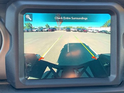 Certified 2022 Jeep Gladiator Willys image 30