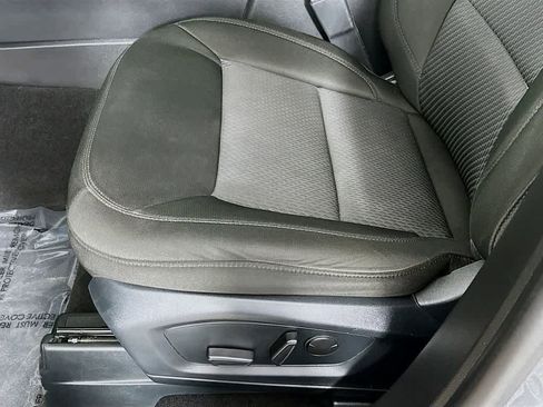 Certified 2024 Ford Explorer XLT RWD image 29