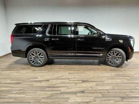 Used 2026 GMC Yukon XL Denali Ultimate w/ LPO, Get Active Package AWD/4WD image 27
