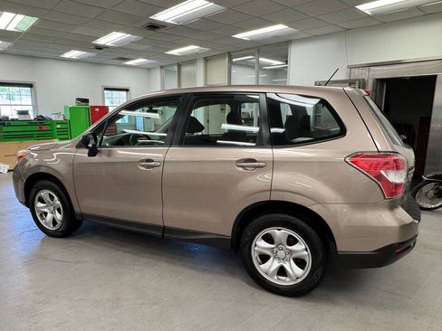 Used 2015 Subaru Forester 2.5i AWD/4WD image 3