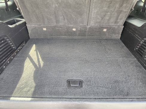 Used 2019 Chevrolet Suburban Premier AWD/4WD image 35