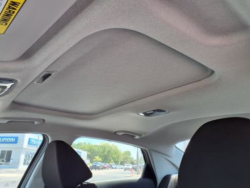 New 2025 Hyundai Elantra SEL image 15