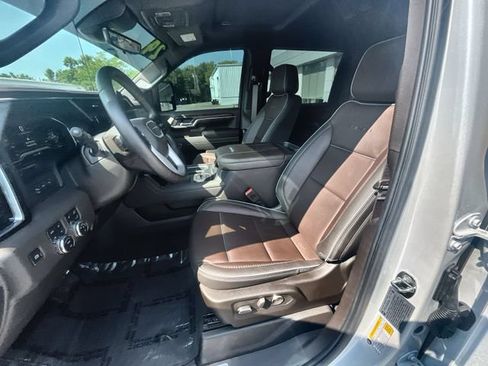 Used 2024 GMC Sierra 2500 Denali w/ Denali Reserve Package AWD/4WD image 11