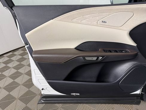 Used 2025 Lexus RX 450h AWD w/ Luxury Package image 25