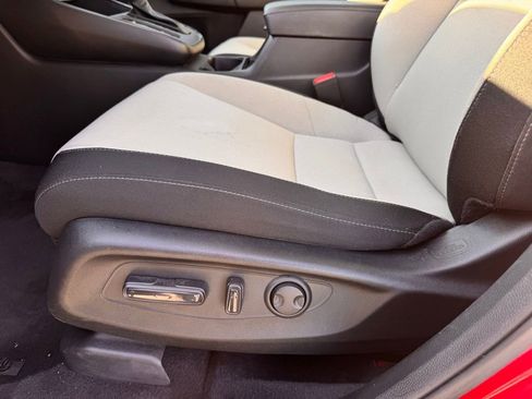 Used 2023 Honda CR-V EX image 12