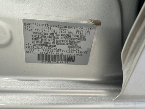 Used 2025 Nissan Versa SV FWD image 37