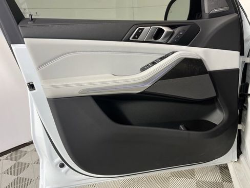 Used 2024 BMW X5 xDrive40i w/ M Sport Package image 10